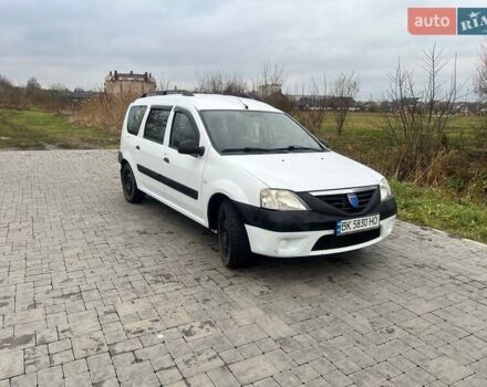 Білий Дачія Logan, об'ємом двигуна 1.6 л та пробігом 302 тис. км за 3800 $, фото 1 на Automoto.ua