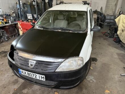 Белый Дачия Логан, объемом двигателя 0 л и пробегом 300 тыс. км за 1850 $, фото 1 на Automoto.ua