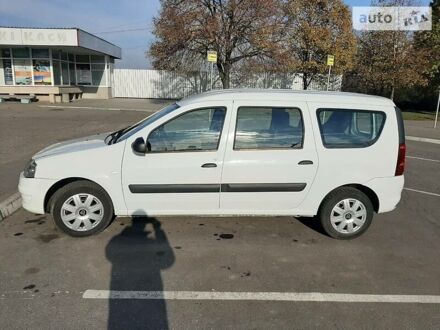 Дачия Логан 2010 в Полтаве на Automoto.ua Белый Дачия Логан, объемом двигателя 1.4 л и пробегом 170 тыс. км за 5950 $, фото 1 на Automoto.ua