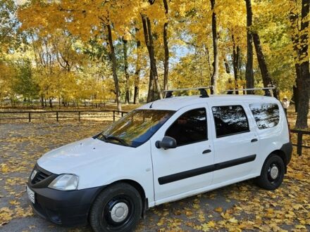 Белый Дачия Логан, объемом двигателя 1.5 л и пробегом 380 тыс. км за 3899 $, фото 1 на Automoto.ua