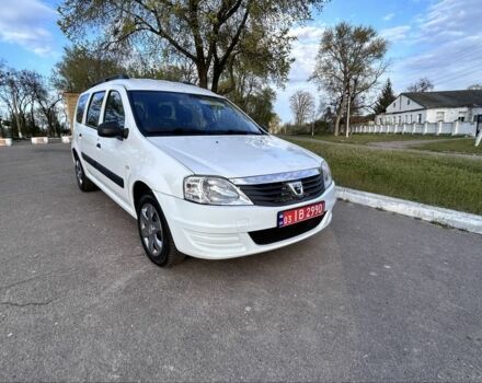 Белый Дачия Логан, объемом двигателя 1.6 л и пробегом 215 тыс. км за 5900 $, фото 1 на Automoto.ua