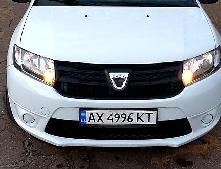 Дачия Логан 2014 в Краматорске на Automoto.ua Белый Дачия Логан, объемом двигателя 1.5 л и пробегом 226 тыс. км за 6100 $, фото 1 на Automoto.ua