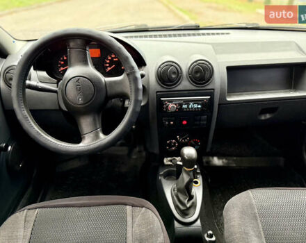 Бежевий Дачія Logan, об'ємом двигуна 1.4 л та пробігом 304 тис. км за 2000 $, фото 7 на Automoto.ua