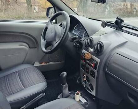 Черный Дачия Логан, объемом двигателя 1.6 л и пробегом 226 тыс. км за 4700 $, фото 17 на Automoto.ua