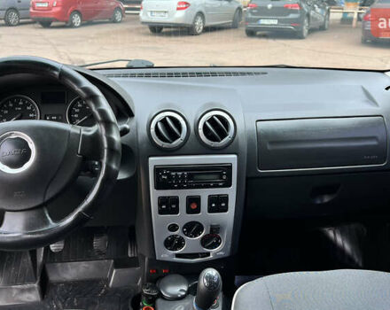 Дачия Логан 2012 в Кривом Роге на Automoto.ua Черный Дачия Логан, объемом двигателя 1.6 л и пробегом 175 тыс. км за 6999 $, фото 15 на Automoto.ua