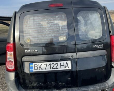 Черный Дачия Логан, объемом двигателя 1.4 л и пробегом 306 тыс. км за 3300 $, фото 3 на Automoto.ua