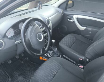 Черный Дачия Логан, объемом двигателя 1.6 л и пробегом 260 тыс. км за 5700 $, фото 6 на Automoto.ua