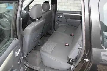 Чорний Дачія Logan, об'ємом двигуна 0.6 л та пробігом 220 тис. км за 3850 $, фото 11 на Automoto.ua