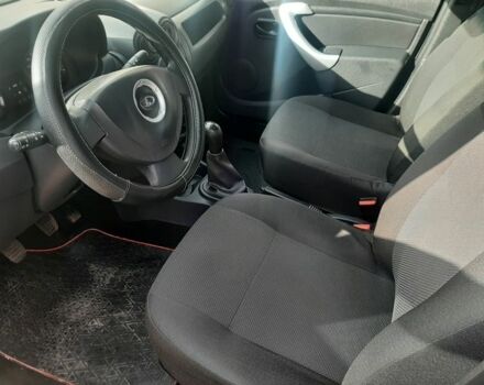 Черный Дачия Логан, объемом двигателя 1.6 л и пробегом 166 тыс. км за 3800 $, фото 4 на Automoto.ua