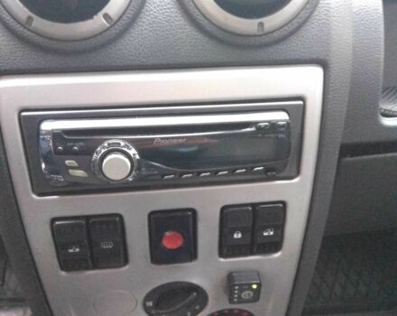 Красный Дачия Логан, объемом двигателя 1.4 л и пробегом 250 тыс. км за 3500 $, фото 11 на Automoto.ua