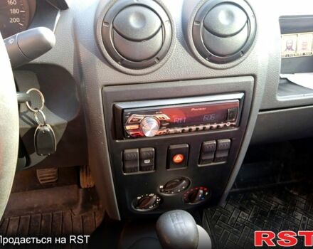 Красный Дачия Логан, объемом двигателя 1.4 л и пробегом 230 тыс. км за 3000 $, фото 4 на Automoto.ua