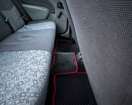 Красный Дачия Логан, объемом двигателя 1.4 л и пробегом 214 тыс. км за 3250 $, фото 13 на Automoto.ua