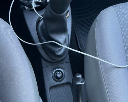 Красный Дачия Логан, объемом двигателя 1.6 л и пробегом 260 тыс. км за 3200 $, фото 12 на Automoto.ua