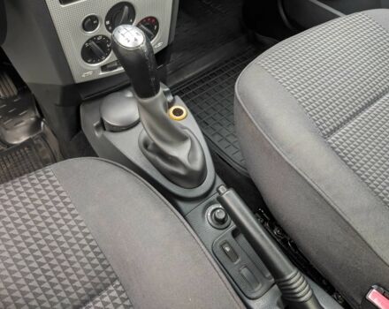 Красный Дачия Логан, объемом двигателя 1.6 л и пробегом 204 тыс. км за 3850 $, фото 12 на Automoto.ua