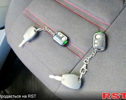 Красный Дачия Логан, объемом двигателя 1.4 л и пробегом 200 тыс. км за 2680 $, фото 12 на Automoto.ua