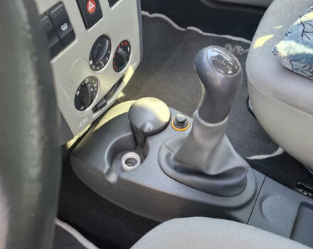 Червоний Дачія Logan, об'ємом двигуна 1.4 л та пробігом 116 тис. км за 5155 $, фото 15 на Automoto.ua