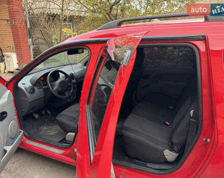 Красный Дачия Логан, объемом двигателя 1.5 л и пробегом 320 тыс. км за 5500 $, фото 2 на Automoto.ua