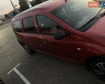 Красный Дачия Логан, объемом двигателя 1.6 л и пробегом 220 тыс. км за 4300 $, фото 2 на Automoto.ua