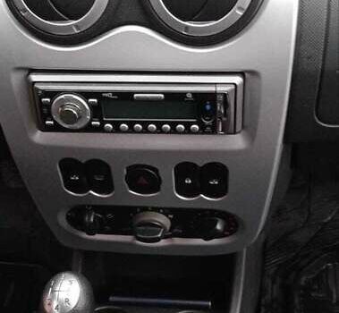 Красный Дачия Логан, объемом двигателя 1.6 л и пробегом 168 тыс. км за 4186 $, фото 6 на Automoto.ua