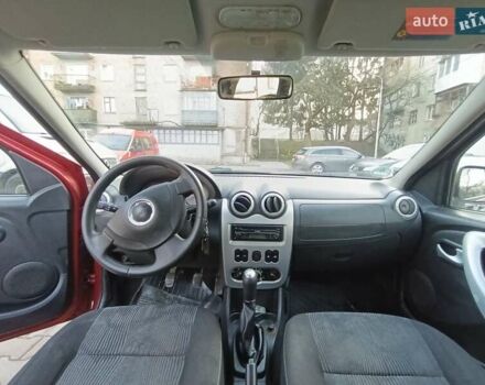 Красный Дачия Логан, объемом двигателя 1.6 л и пробегом 280 тыс. км за 3950 $, фото 17 на Automoto.ua