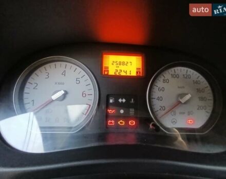 Красный Дачия Логан, объемом двигателя 1.6 л и пробегом 280 тыс. км за 3950 $, фото 18 на Automoto.ua