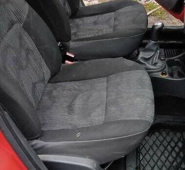 Красный Дачия Логан, объемом двигателя 1.6 л и пробегом 168 тыс. км за 4186 $, фото 7 на Automoto.ua