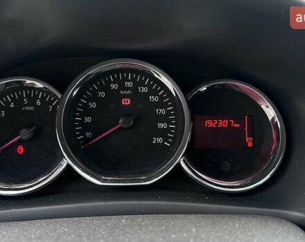 Дачія Logan 2015 у Жовкві на Automoto.ua Червоний Дачія Logan, об'ємом двигуна 1.46 л та пробігом 200 тис. км за 7500 $, фото 8 на Automoto.ua