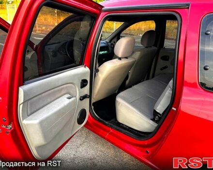 Червоний Дачія Logan, об'ємом двигуна 1.6 л та пробігом 140 тис. км за 3800 $, фото 4 на Automoto.ua