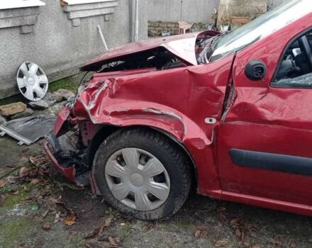 Красный Дачия Логан, объемом двигателя 1.6 л и пробегом 220 тыс. км за 1700 $, фото 5 на Automoto.ua