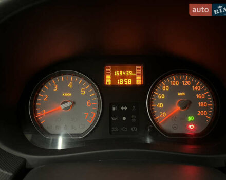 Красный Дачия Логан, объемом двигателя 1.6 л и пробегом 168 тыс. км за 5350 $, фото 26 на Automoto.ua