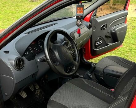 Красный Дачия Логан, объемом двигателя 1.4 л и пробегом 212 тыс. км за 4900 $, фото 2 на Automoto.ua