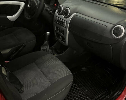 Красный Дачия Логан, объемом двигателя 1.6 л и пробегом 168 тыс. км за 5350 $, фото 24 на Automoto.ua