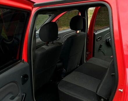 Красный Дачия Логан, объемом двигателя 1.4 л и пробегом 212 тыс. км за 4900 $, фото 4 на Automoto.ua