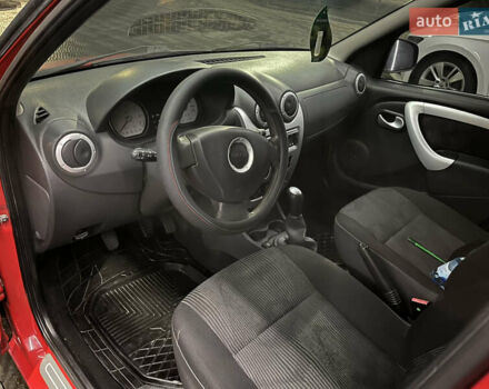 Красный Дачия Логан, объемом двигателя 1.6 л и пробегом 168 тыс. км за 5350 $, фото 28 на Automoto.ua