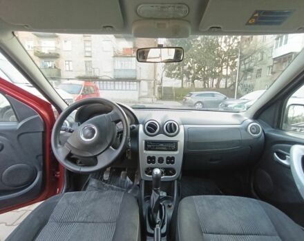 Красный Дачия Логан, объемом двигателя 1.6 л и пробегом 258 тыс. км за 3950 $, фото 18 на Automoto.ua