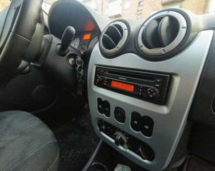 Красный Дачия Логан, объемом двигателя 1.6 л и пробегом 258 тыс. км за 3950 $, фото 19 на Automoto.ua