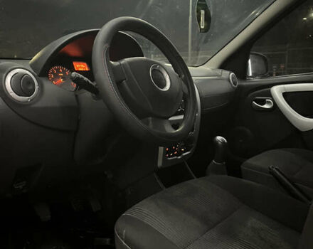 Красный Дачия Логан, объемом двигателя 1.6 л и пробегом 168 тыс. км за 5350 $, фото 15 на Automoto.ua