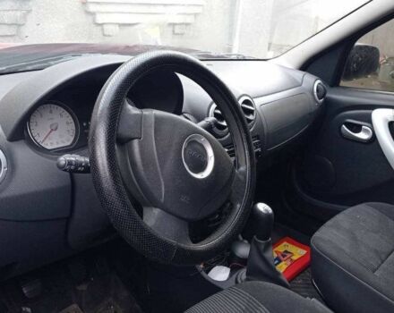 Красный Дачия Логан, объемом двигателя 1.6 л и пробегом 220 тыс. км за 1700 $, фото 8 на Automoto.ua