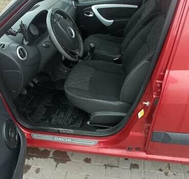 Красный Дачия Логан, объемом двигателя 1.5 л и пробегом 310 тыс. км за 5200 $, фото 7 на Automoto.ua