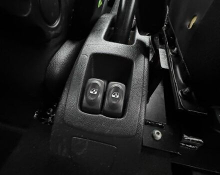 Красный Дачия Логан, объемом двигателя 1.6 л и пробегом 174 тыс. км за 5999 $, фото 11 на Automoto.ua