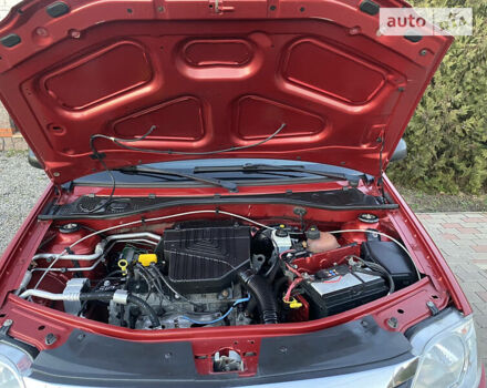 Красный Дачия Логан, объемом двигателя 1.6 л и пробегом 200 тыс. км за 6390 $, фото 29 на Automoto.ua