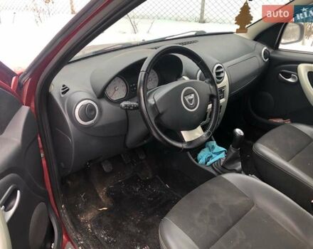 Красный Дачия Логан, объемом двигателя 1.6 л и пробегом 160 тыс. км за 6500 $, фото 1 на Automoto.ua