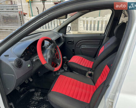 Дачія Logan 2007 у Тернополі на Automoto.ua Дачія Logan, об'ємом двигуна 0 л та пробігом 240 тис. км за 1999 $, фото 13 на Automoto.ua