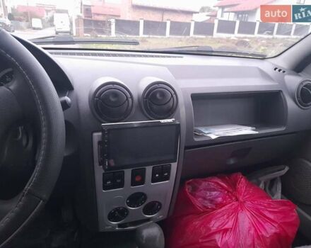 Дачия Логан 2005 в Бродах на Automoto.ua Серый Дачия Логан, объемом двигателя 0 л и пробегом 300 тыс. км за 1650 $, фото 11 на Automoto.ua