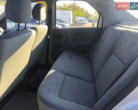 Дачія Logan 2006 у Києві на Automoto.ua Сірий Дачія Logan, об'ємом двигуна 1.4 л та пробігом 27 тис. км за 3999 $, фото 14 на Automoto.ua