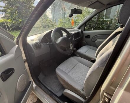 Серый Дачия Логан, объемом двигателя 1.6 л и пробегом 220 тыс. км за 3000 $, фото 4 на Automoto.ua