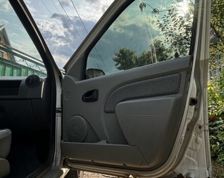 Серый Дачия Логан, объемом двигателя 1.6 л и пробегом 220 тыс. км за 3000 $, фото 6 на Automoto.ua