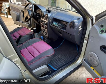 Сірий Дачія Logan, об'ємом двигуна 1.4 л та пробігом 217 тис. км за 2600 $, фото 4 на Automoto.ua