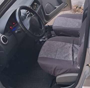 Серый Дачия Логан, объемом двигателя 1.4 л и пробегом 78 тыс. км за 4200 $, фото 14 на Automoto.ua