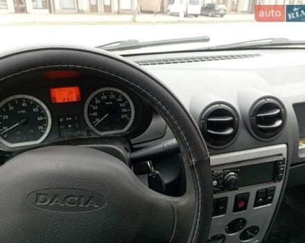 Дачія Logan 2006 у Бродах на Automoto.ua Сірий Дачія Logan, об'ємом двигуна 1.4 л та пробігом 295 тис. км за 1650 $, фото 3 на Automoto.ua